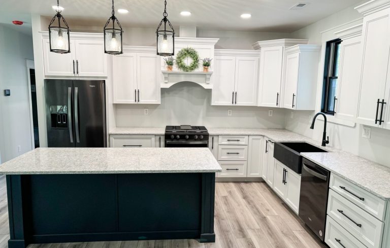 Full-Kitchen-Bristol-PG-White-Black-scaled-e1727274738596